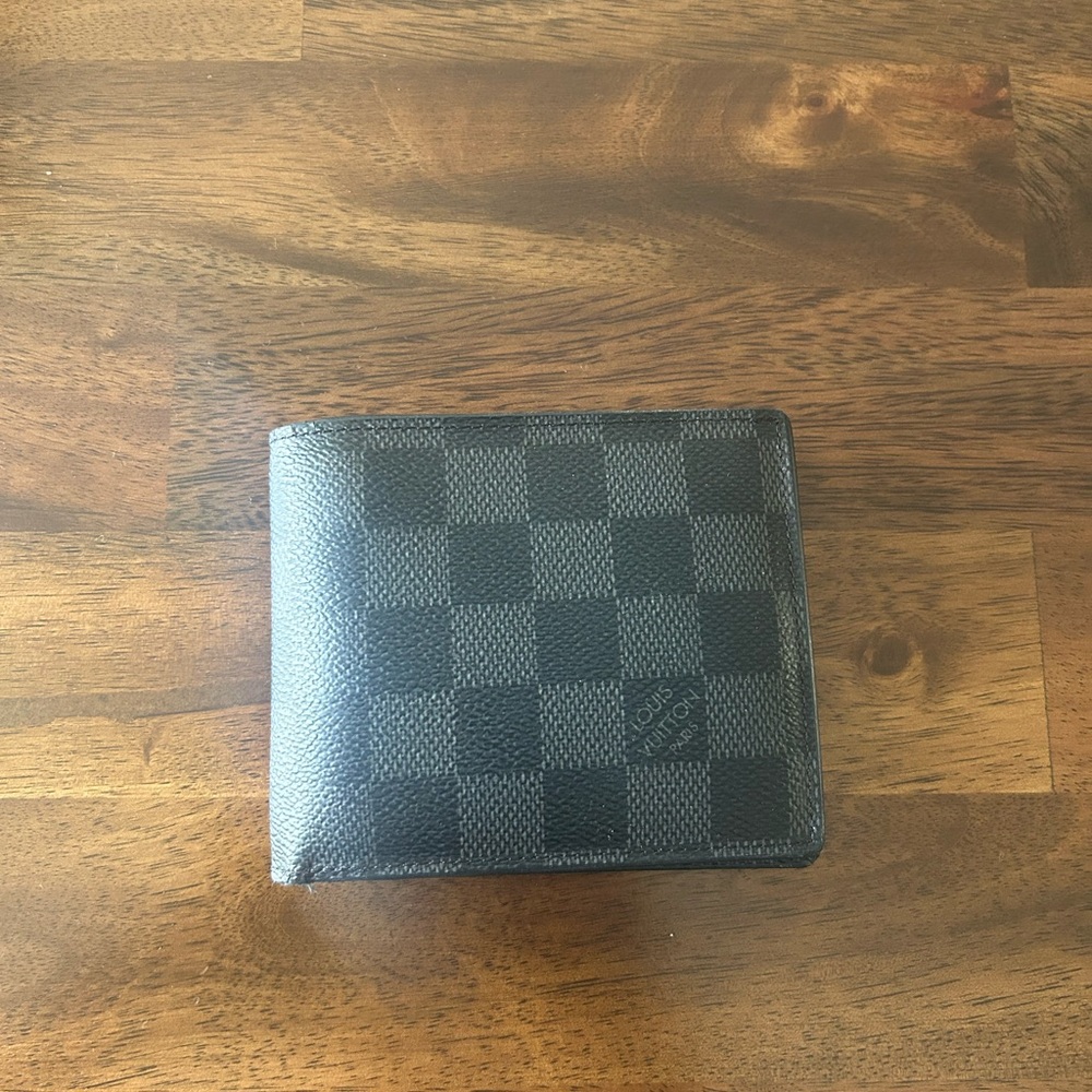 Men's Black Checkered Wallet